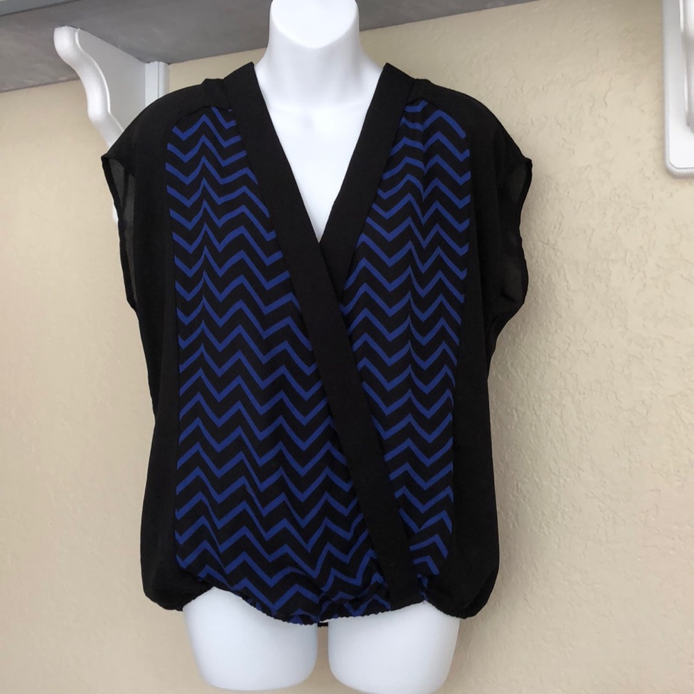 Candies Black and Blue Chevron Print Blouse